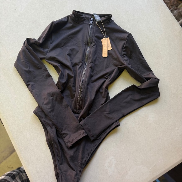 Skims Swim Zip Front Long Sleeve One Piece - Picture 3 of 5